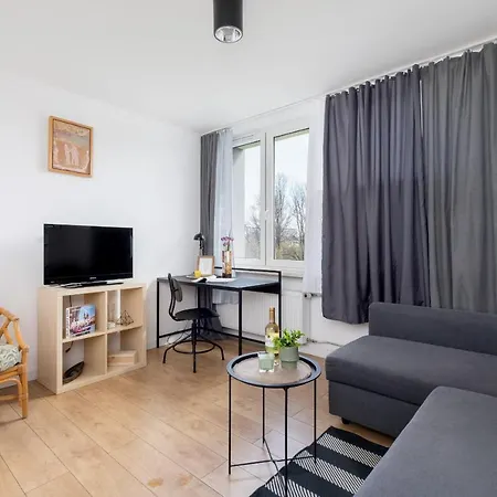 Pet-friendly Cosy Studio Skarbinskiego By Renters Apartment